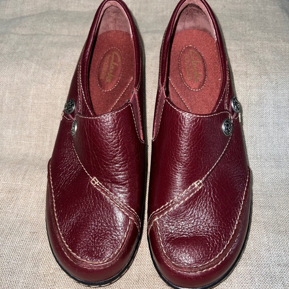 Clarks Ashland Lane Q Burgundy Red Leather Slip On Loafers Women's 8M NWOT